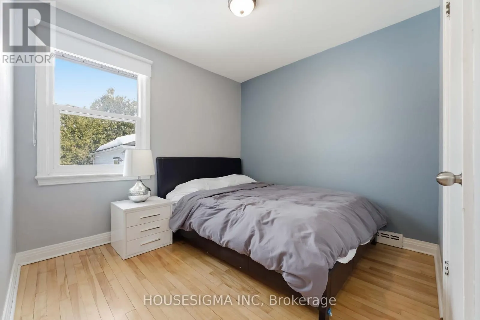 1047 RICHARD AVENUE