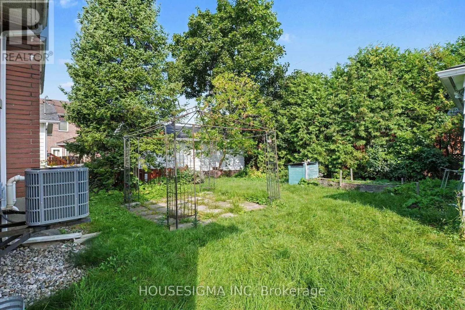 1047 RICHARD AVENUE