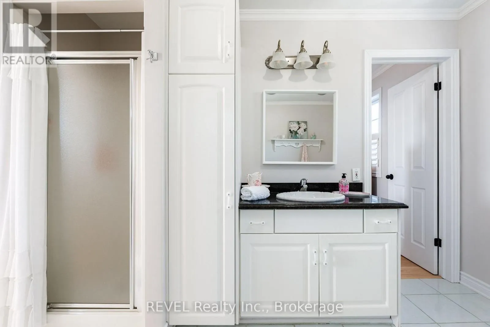 177 LAKESHORE ROAD W