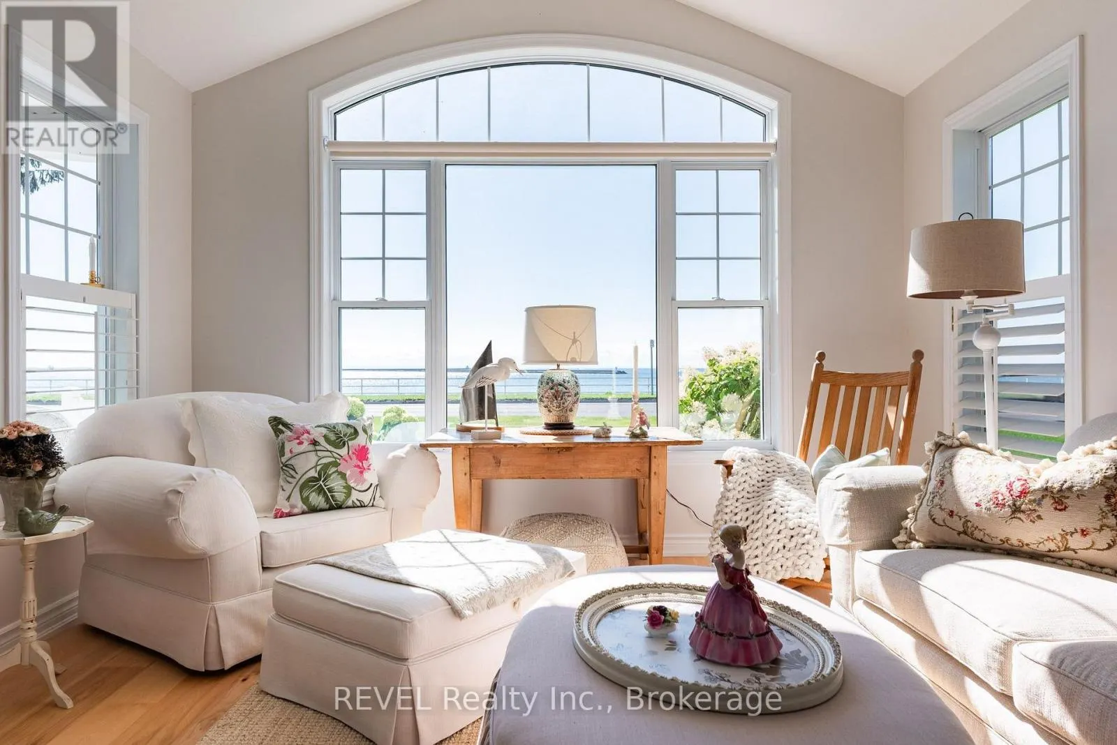 177 LAKESHORE ROAD W