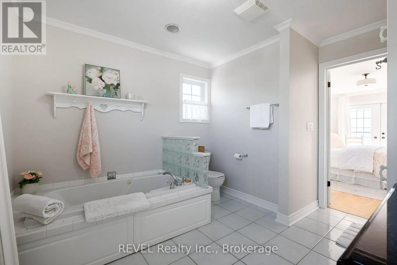 177 LAKESHORE ROAD W