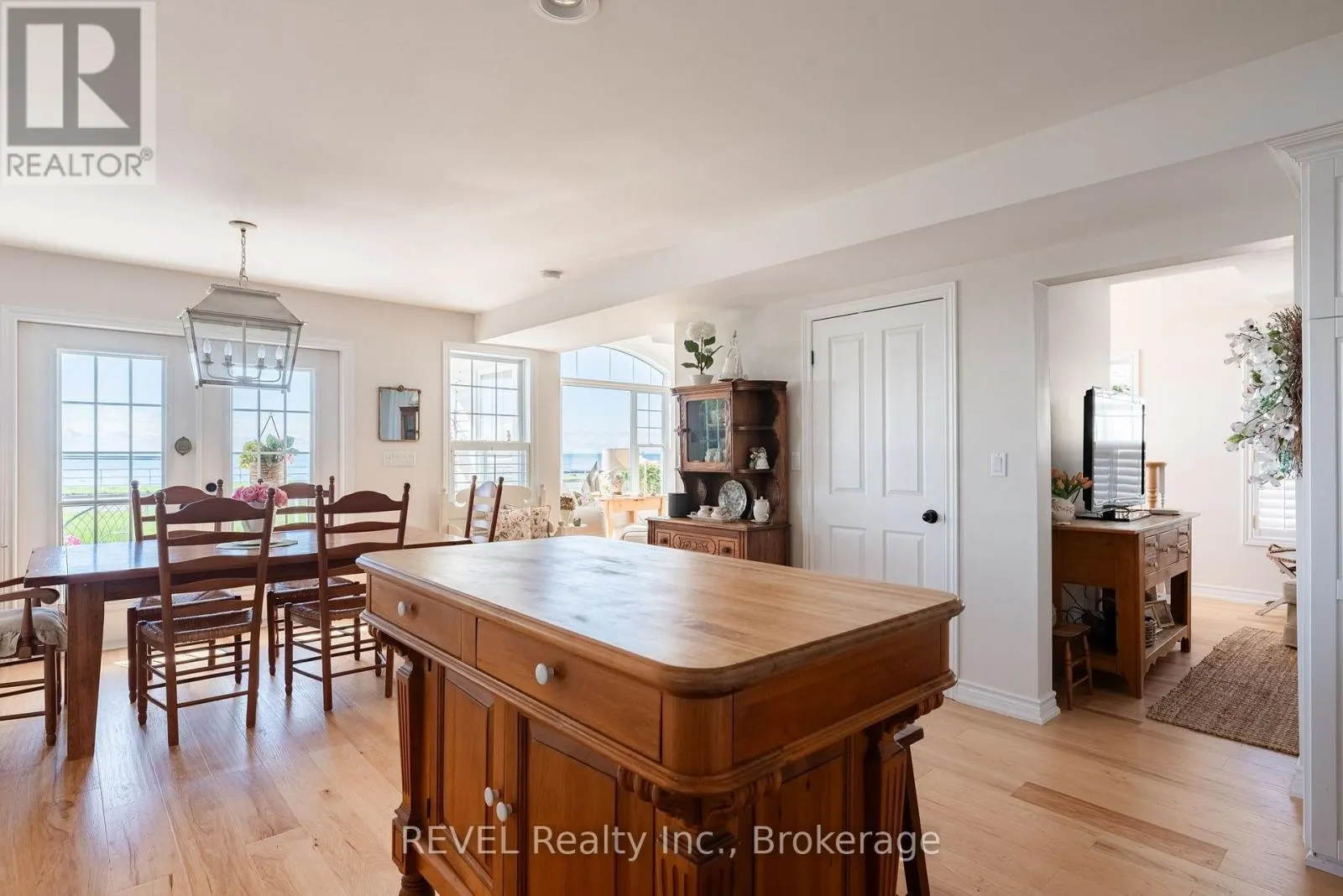 177 LAKESHORE ROAD W