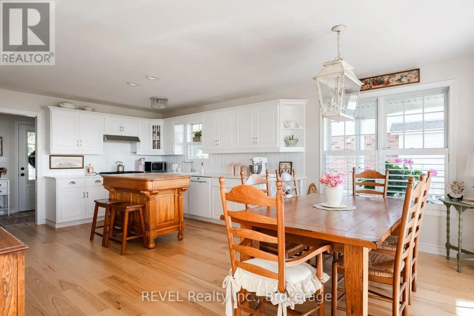 177 LAKESHORE ROAD W