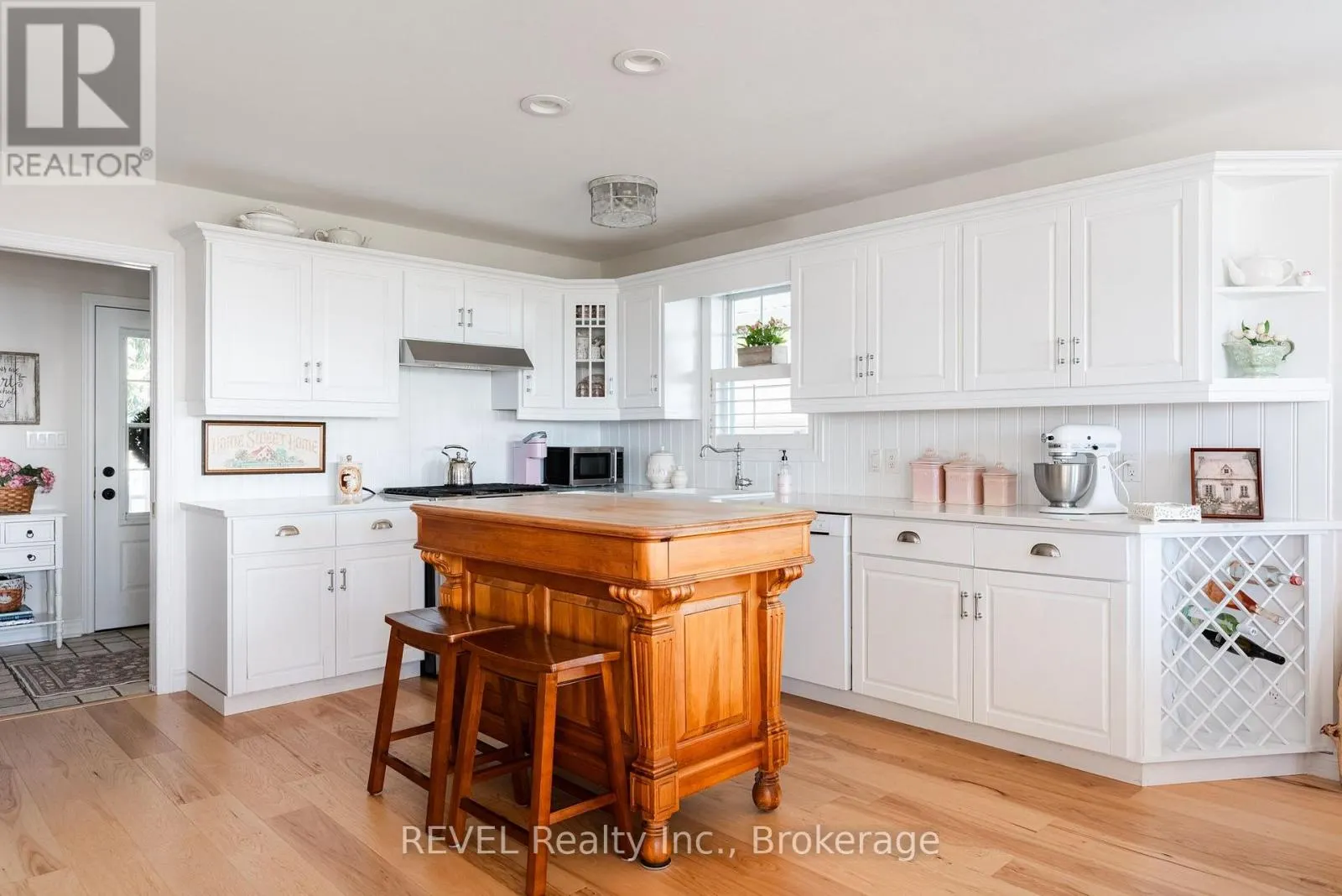 177 LAKESHORE ROAD W