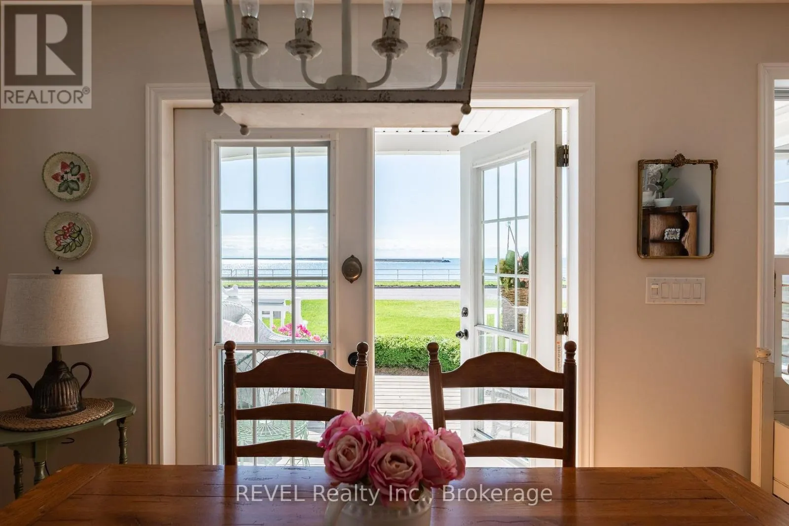 177 LAKESHORE ROAD W