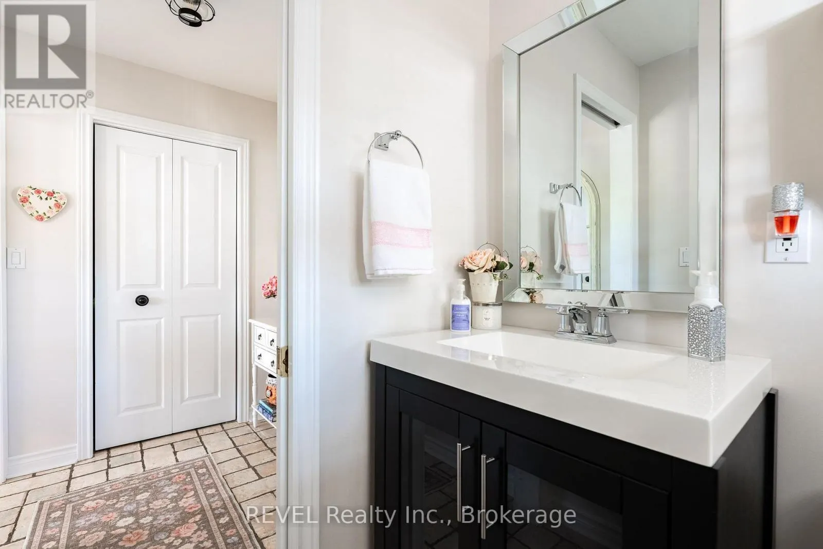 177 LAKESHORE ROAD W