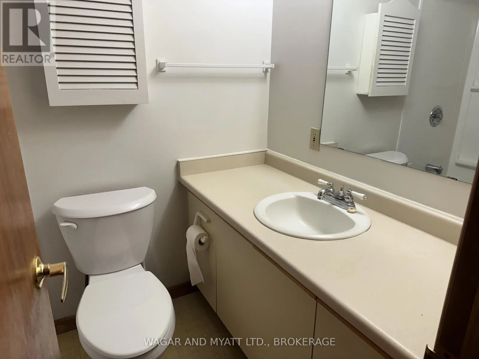 305 - 9 CENTRE STREET S #305