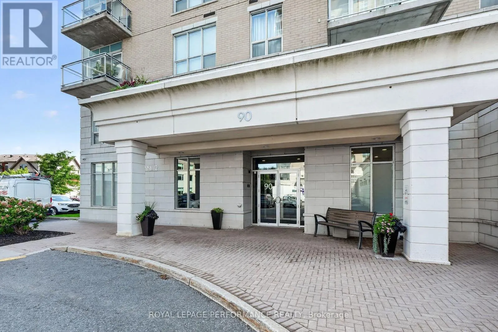 1606 - 90 LANDRY STREET
