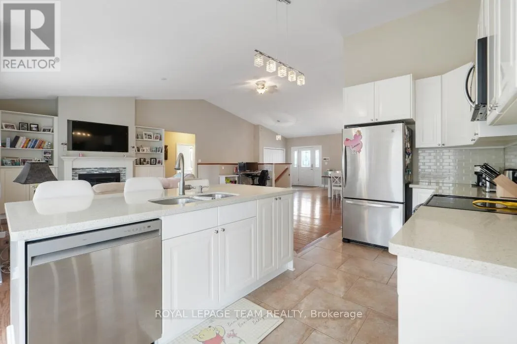 986 SOUTH GOWER DRIVE