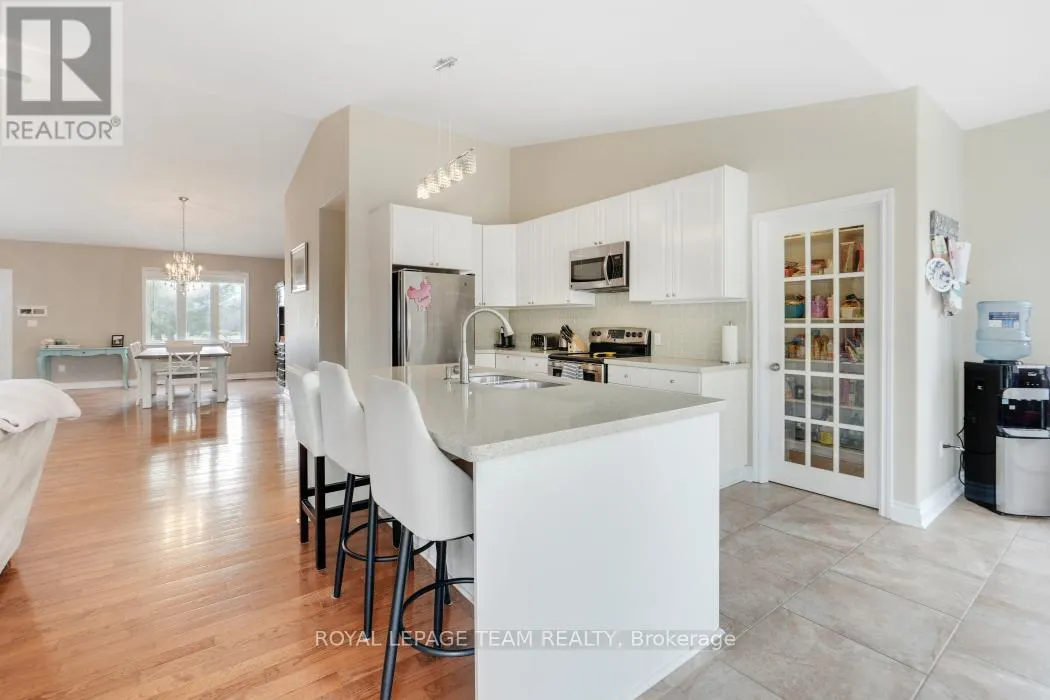 986 SOUTH GOWER DRIVE