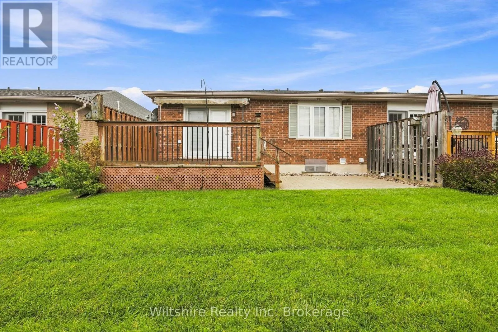 33 FAIRS CRESCENT