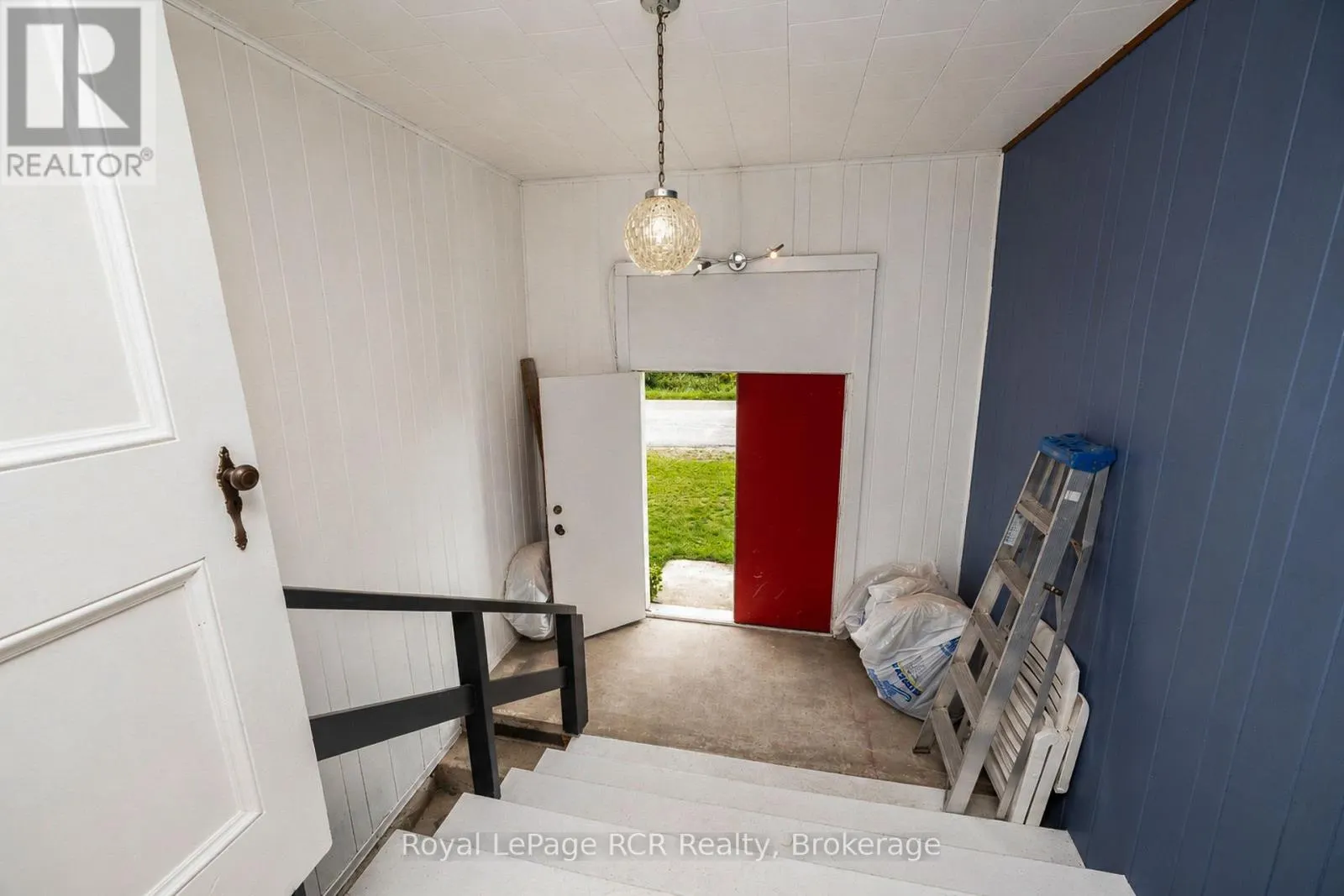 046285 OLD MAIL ROAD
