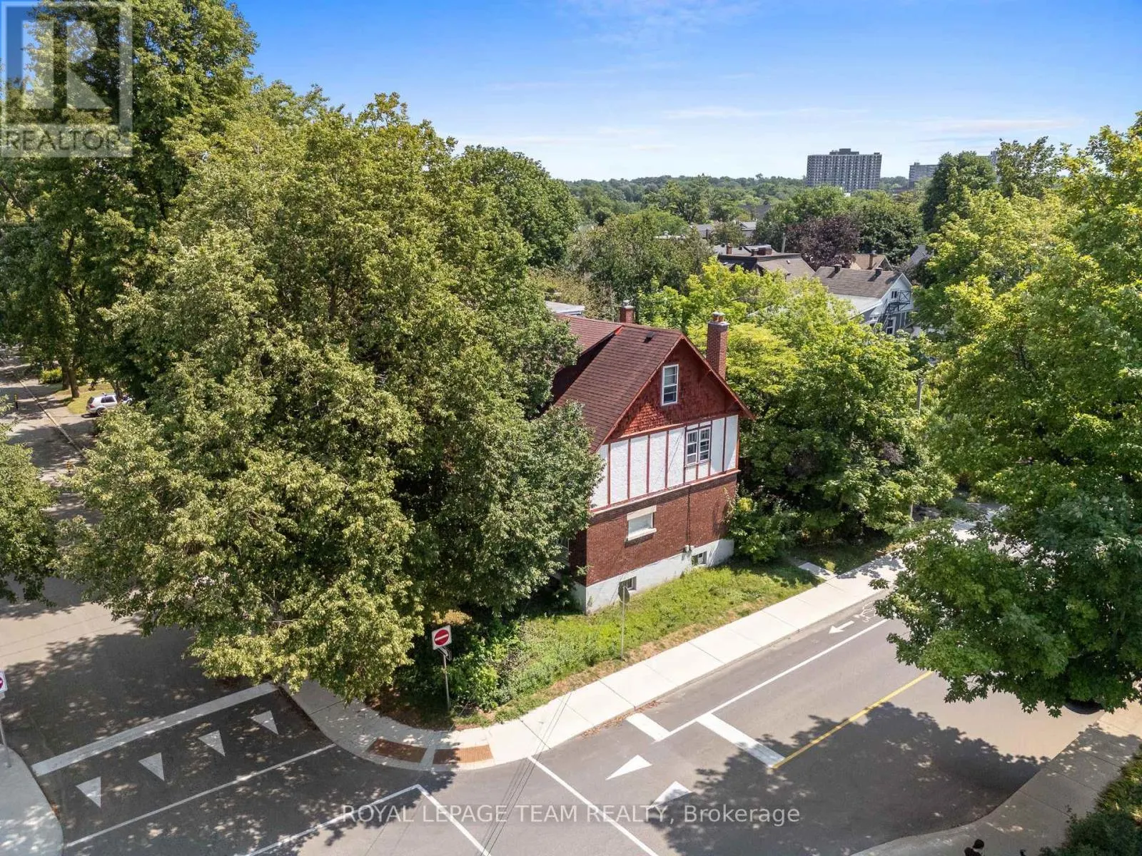 101 GROSVENOR AVENUE
