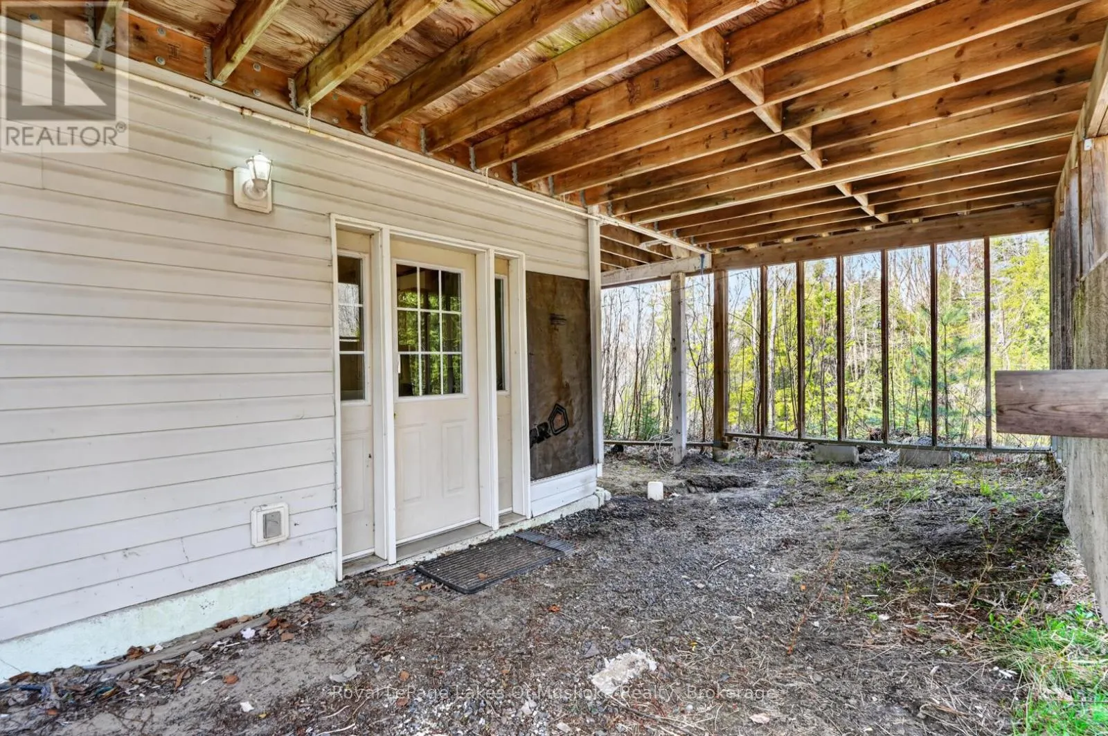 1616 SKYLINE DRIVE