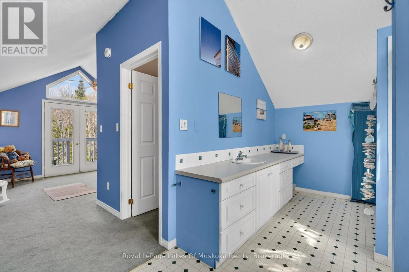 1616 SKYLINE DRIVE