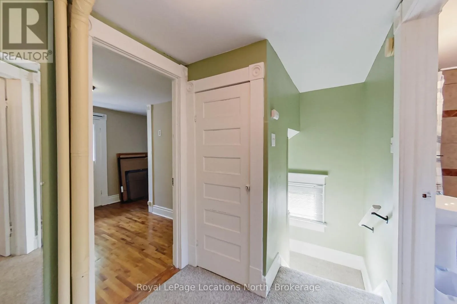 27 EDWIN STREET E