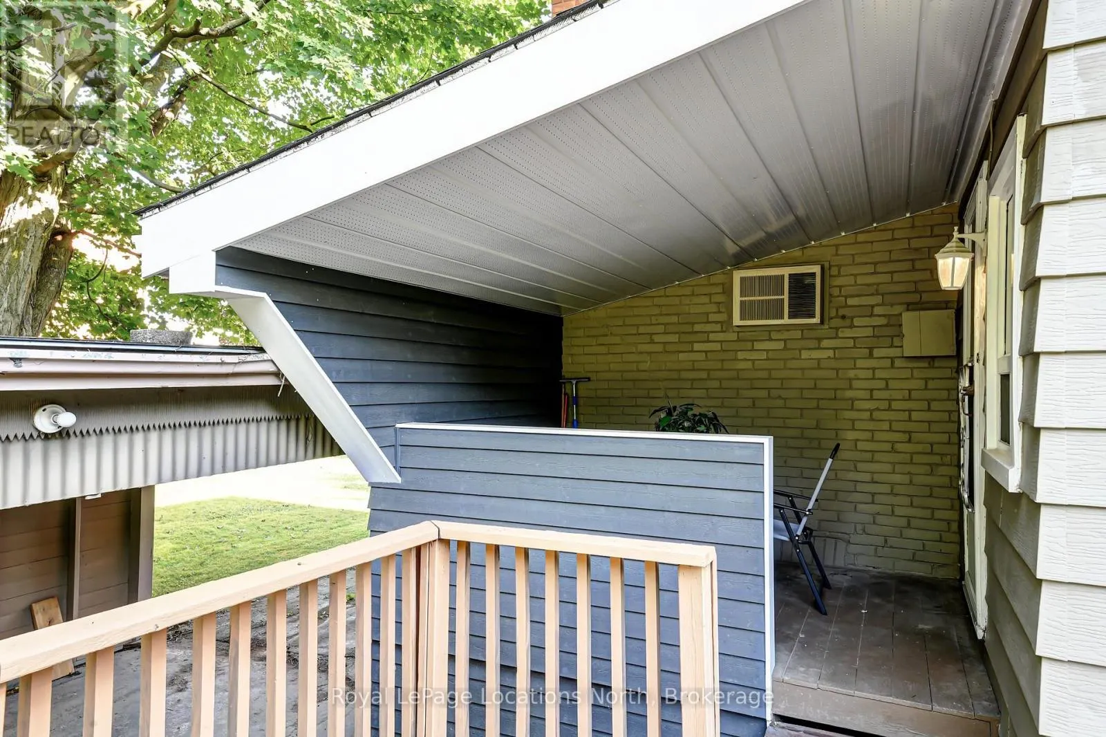 27 EDWIN STREET E