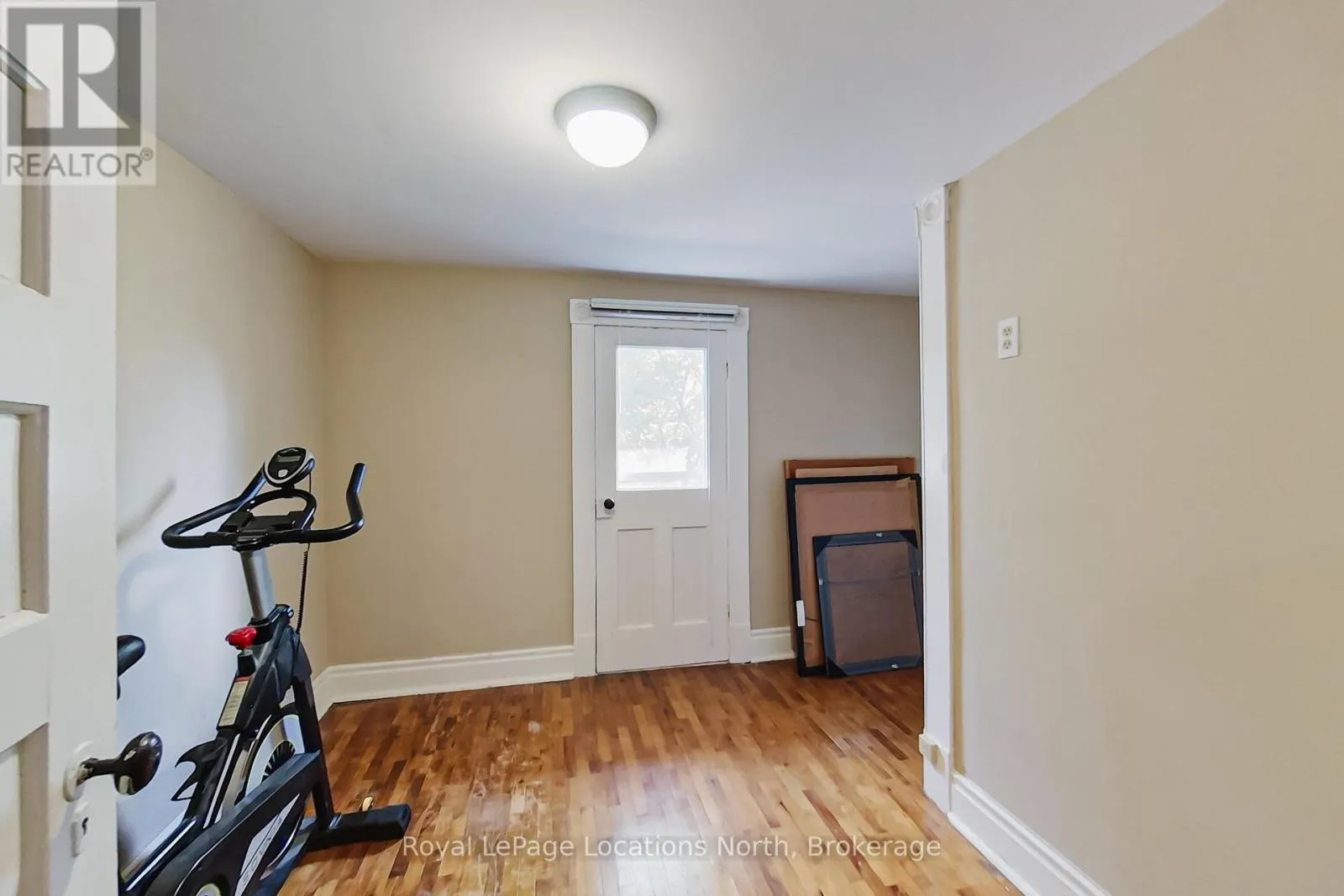 27 EDWIN STREET E