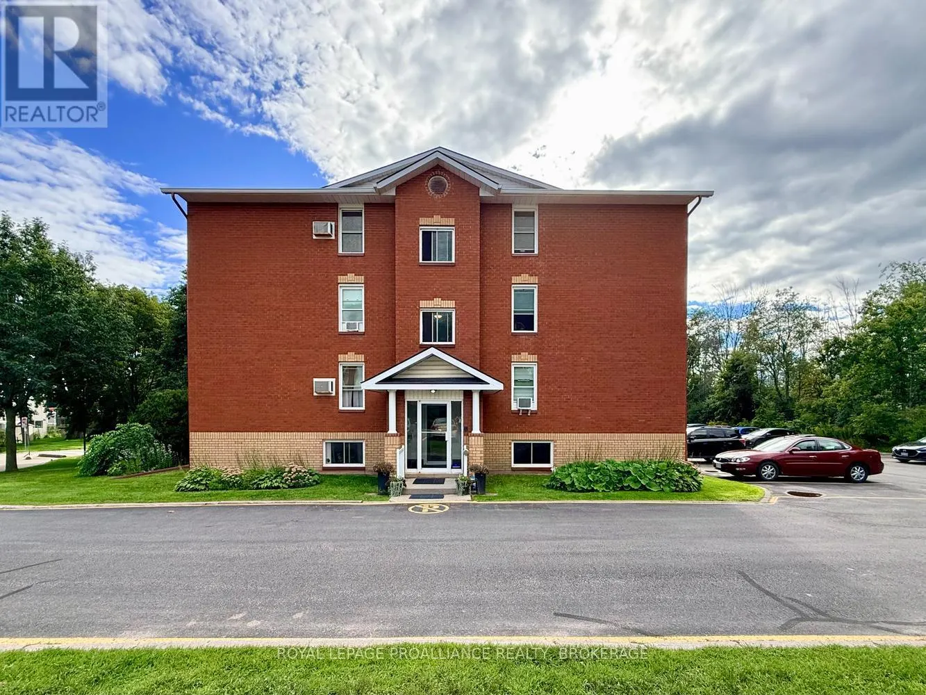 205 - 540 TALBOT PLACE #205