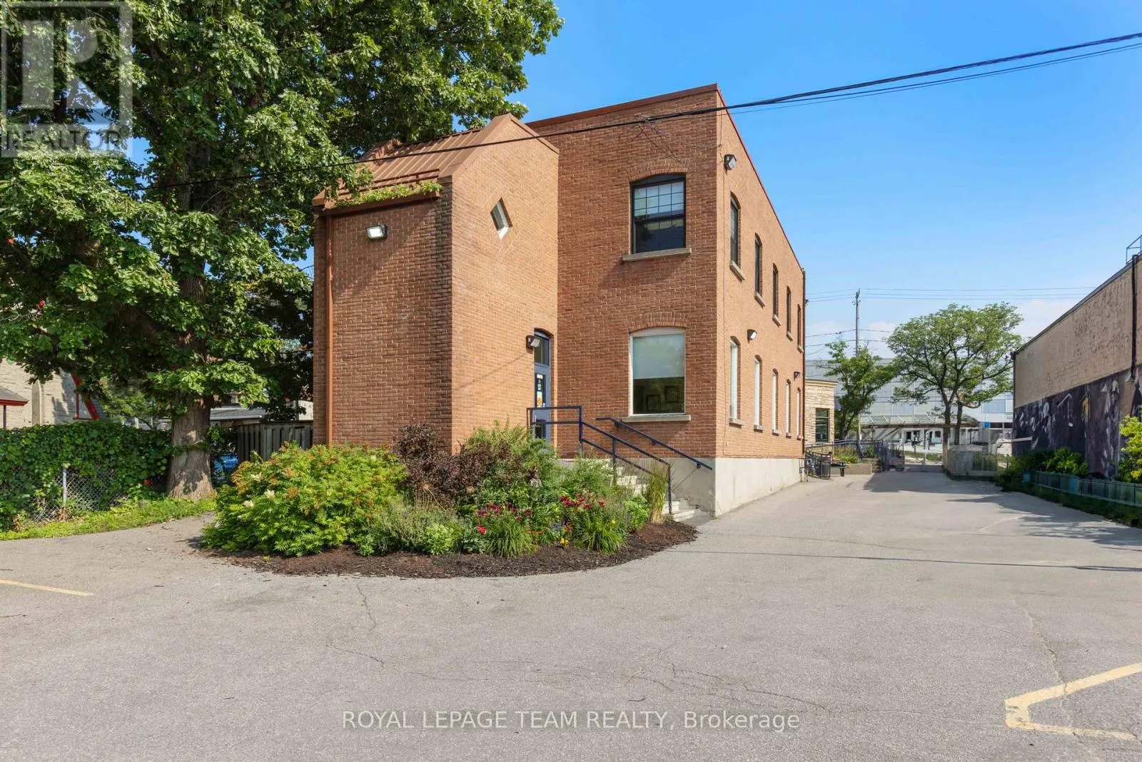 365 RICHMOND ROAD