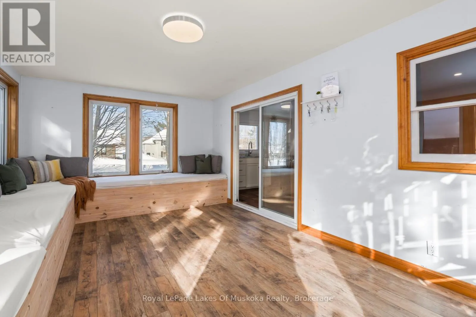 30 KITCHEN ROAD S