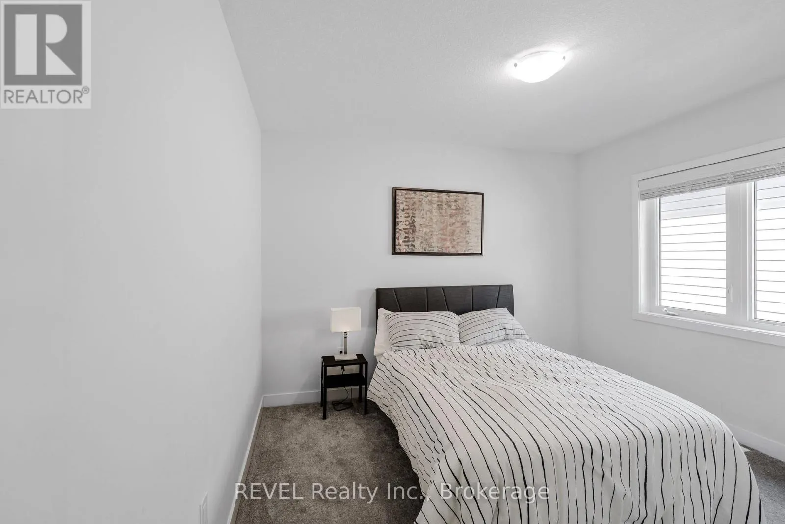 111 SUNFLOWER CRESCENT