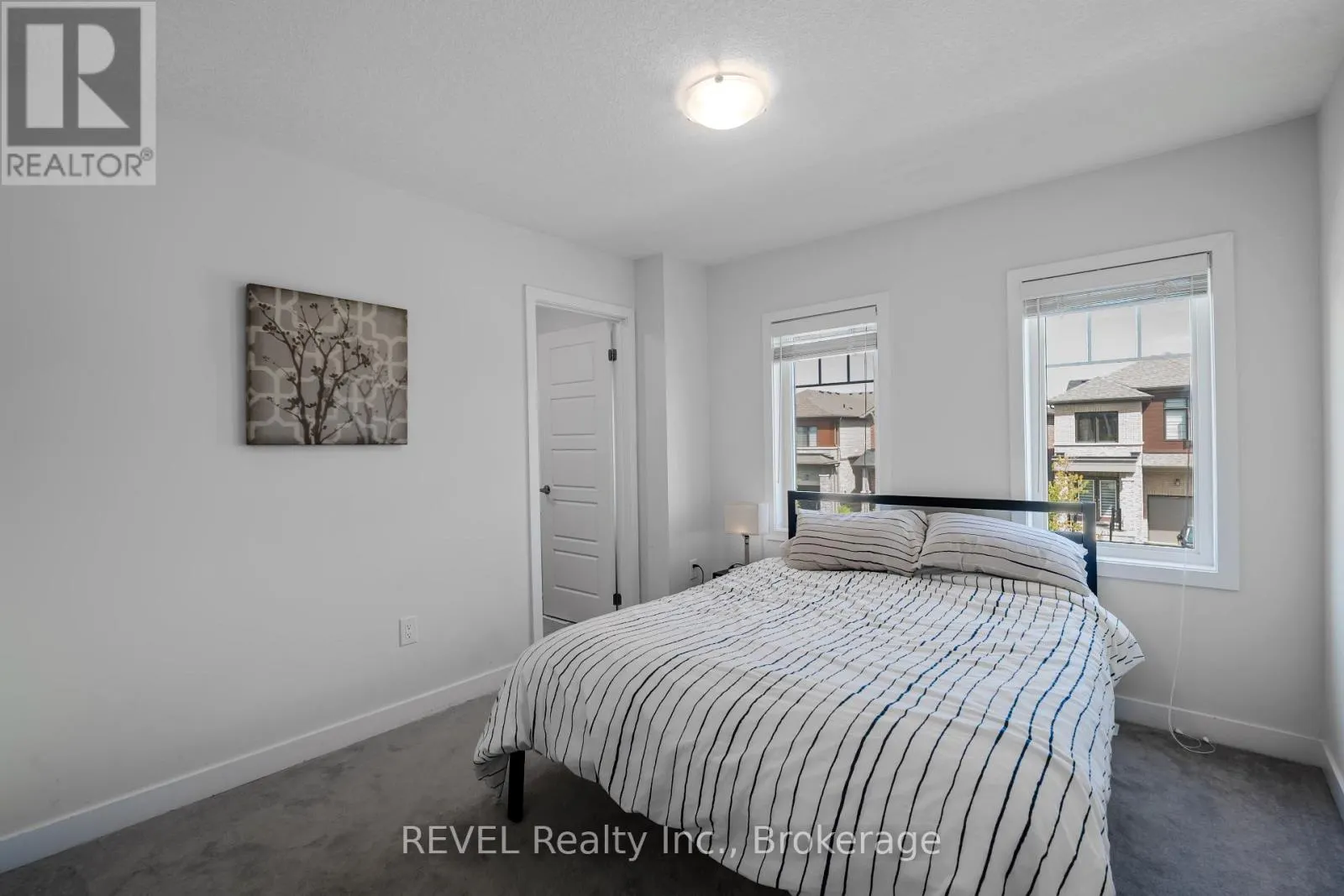 111 SUNFLOWER CRESCENT