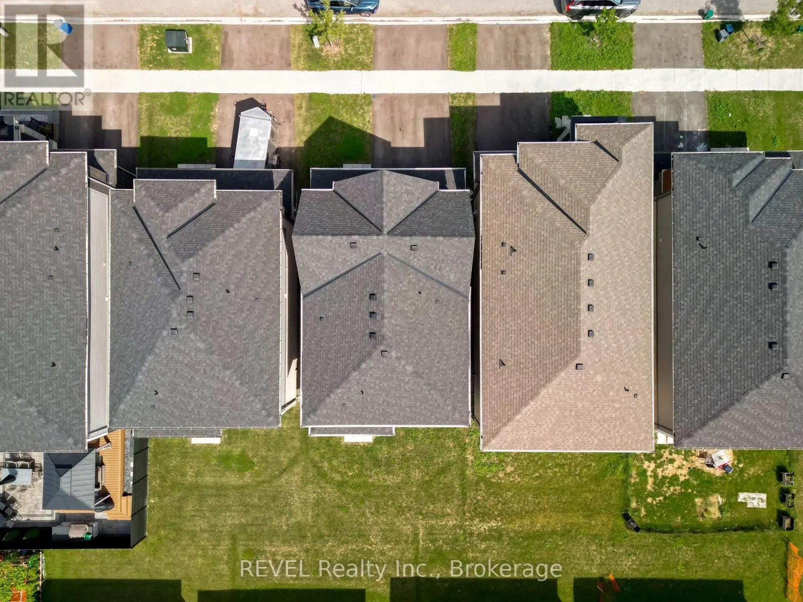 111 SUNFLOWER CRESCENT