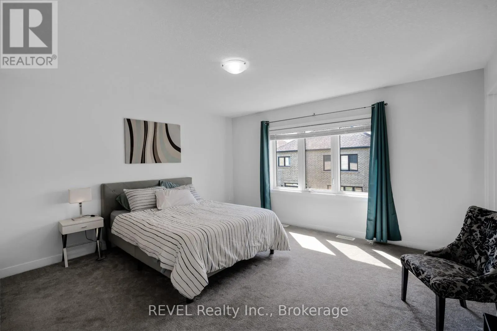 111 SUNFLOWER CRESCENT