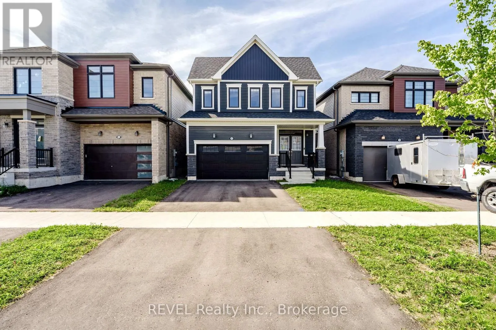111 SUNFLOWER CRESCENT