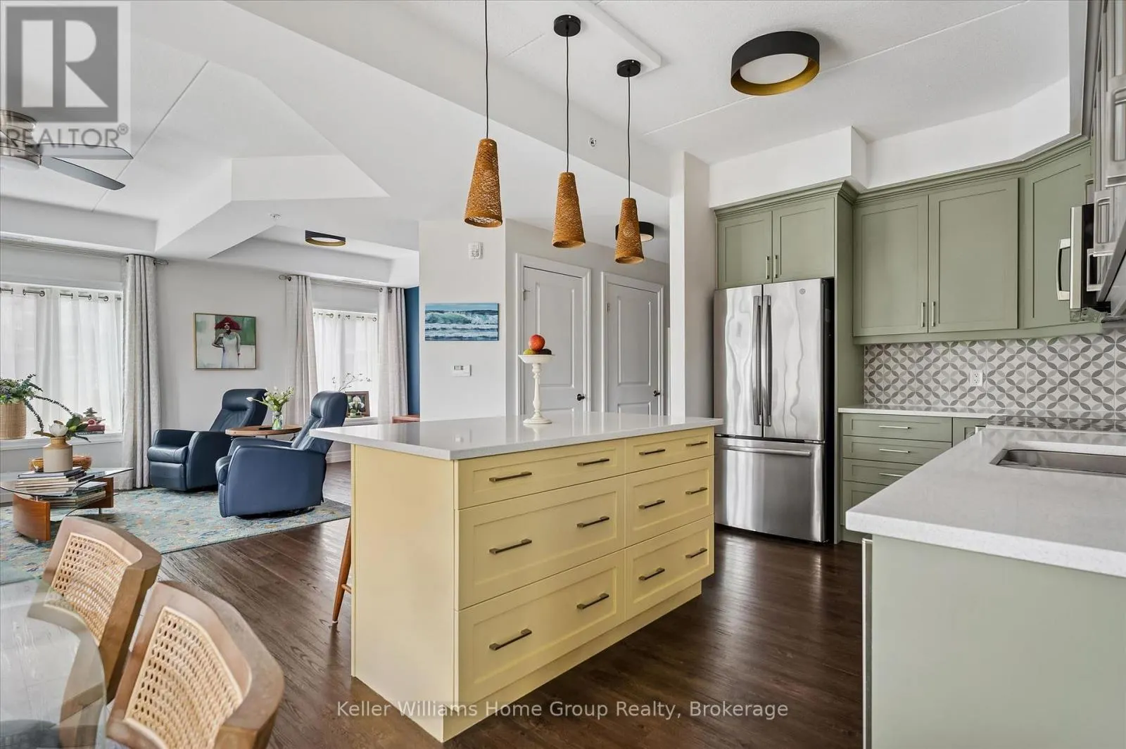 201 - 19 STUMPF STREET #201
