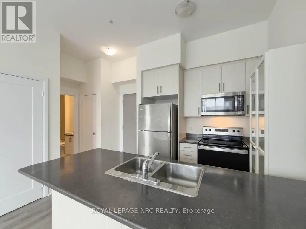 632 - 16 CONCORD PLACE #632