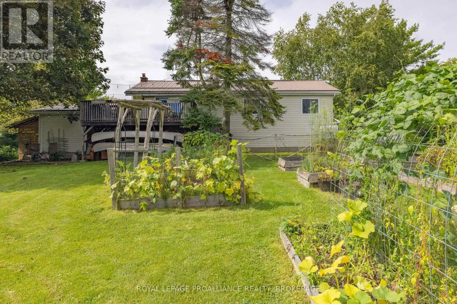 4018 COUNTY ROAD 1 E