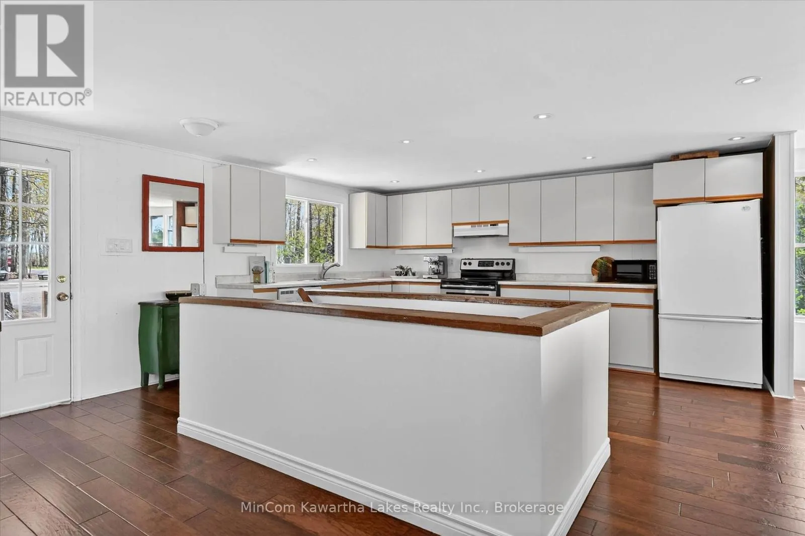 54 WOODLAND TRAIL