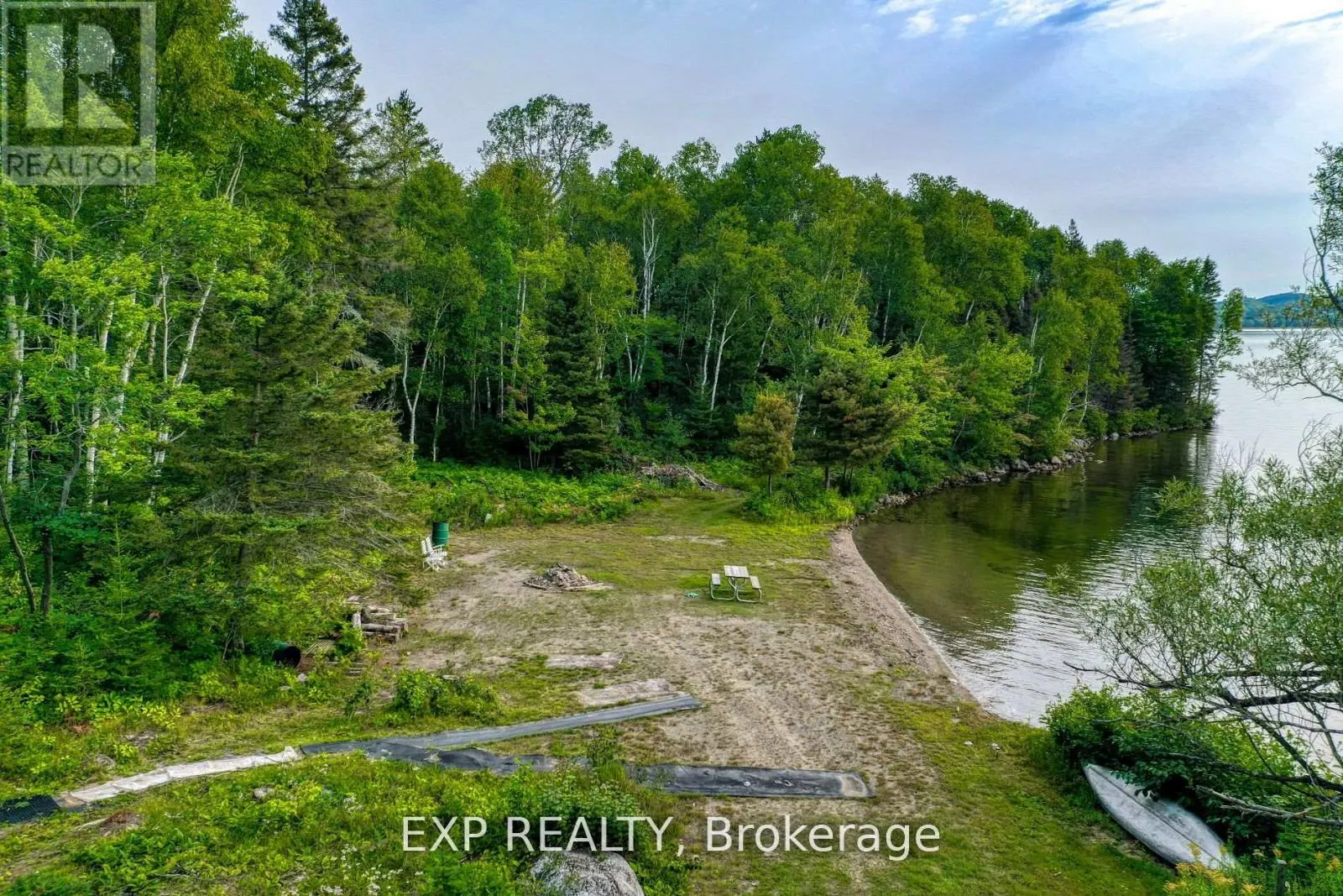 725 LOCHHEAD DRIVE