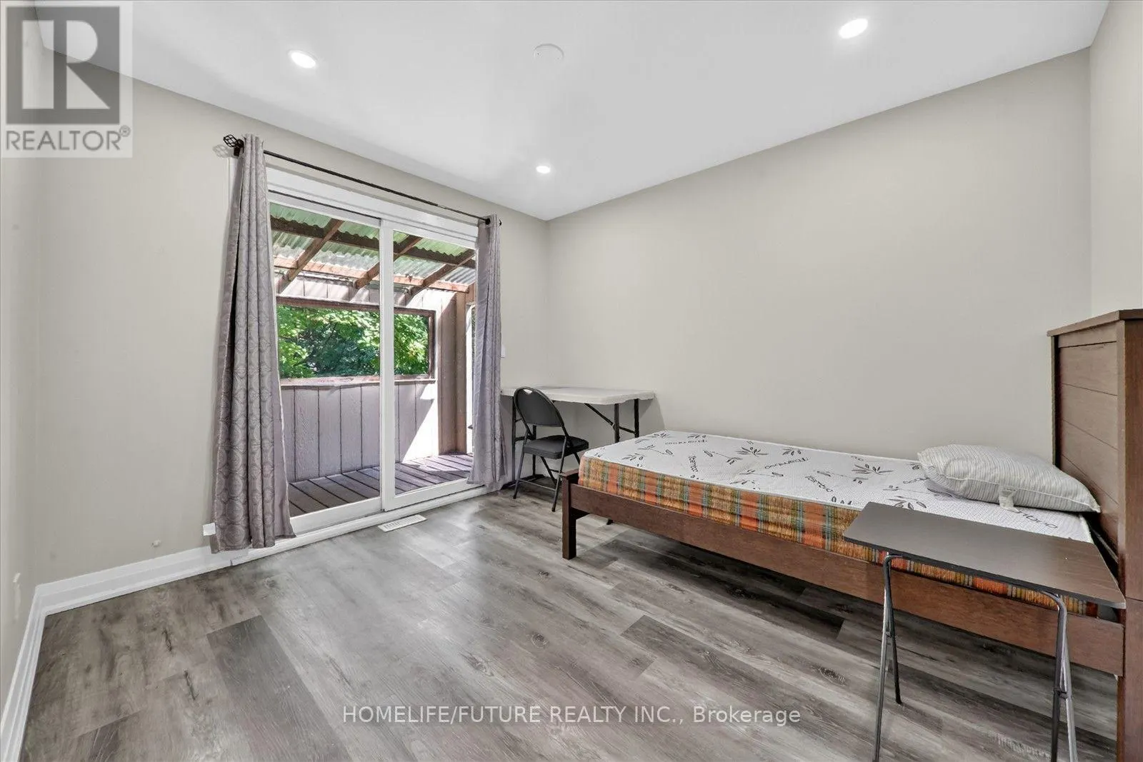 7 CARDILL CRESCENT