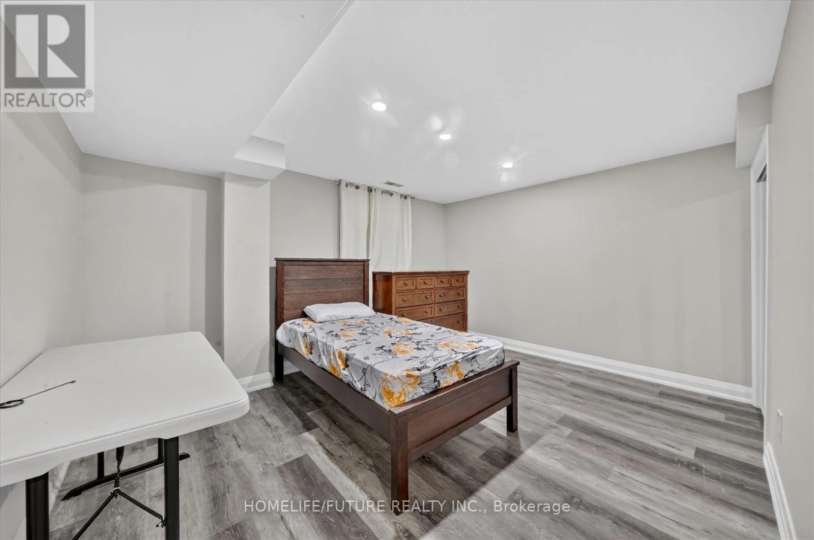 7 CARDILL CRESCENT