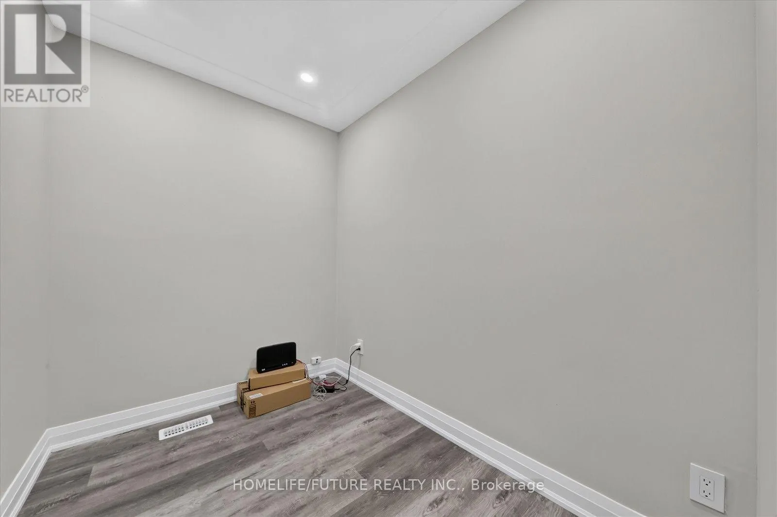 7 CARDILL CRESCENT