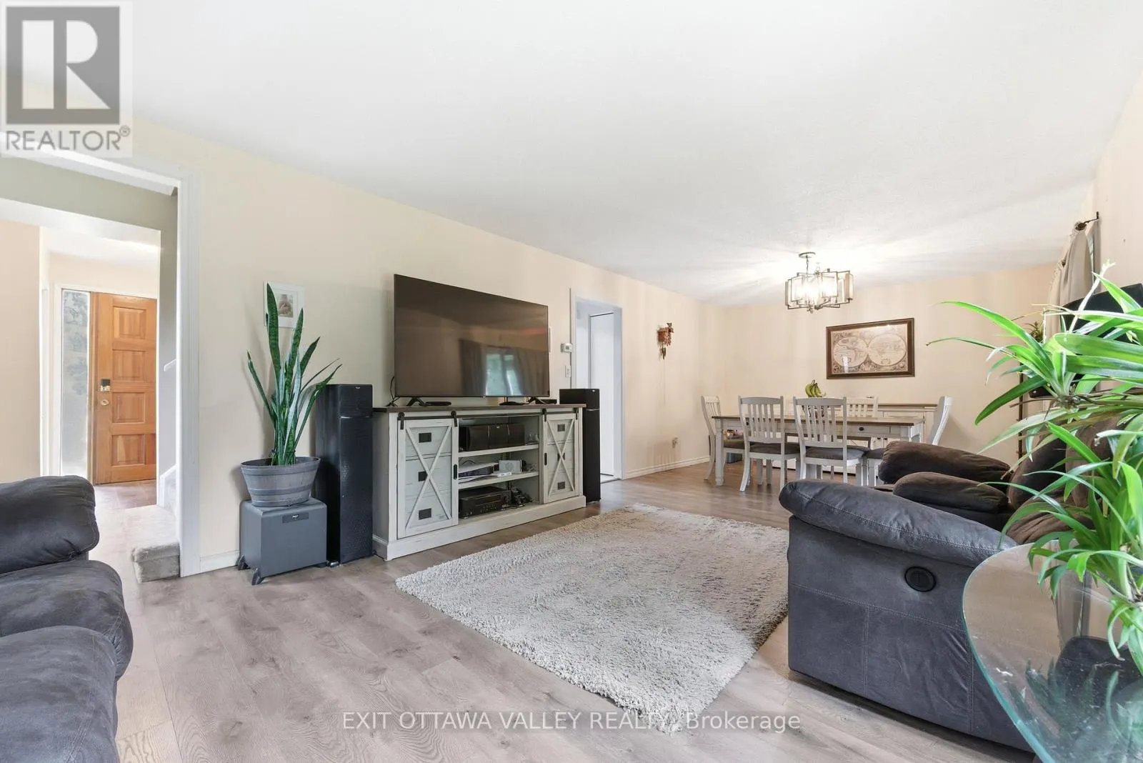 13 TAMARACK STREET