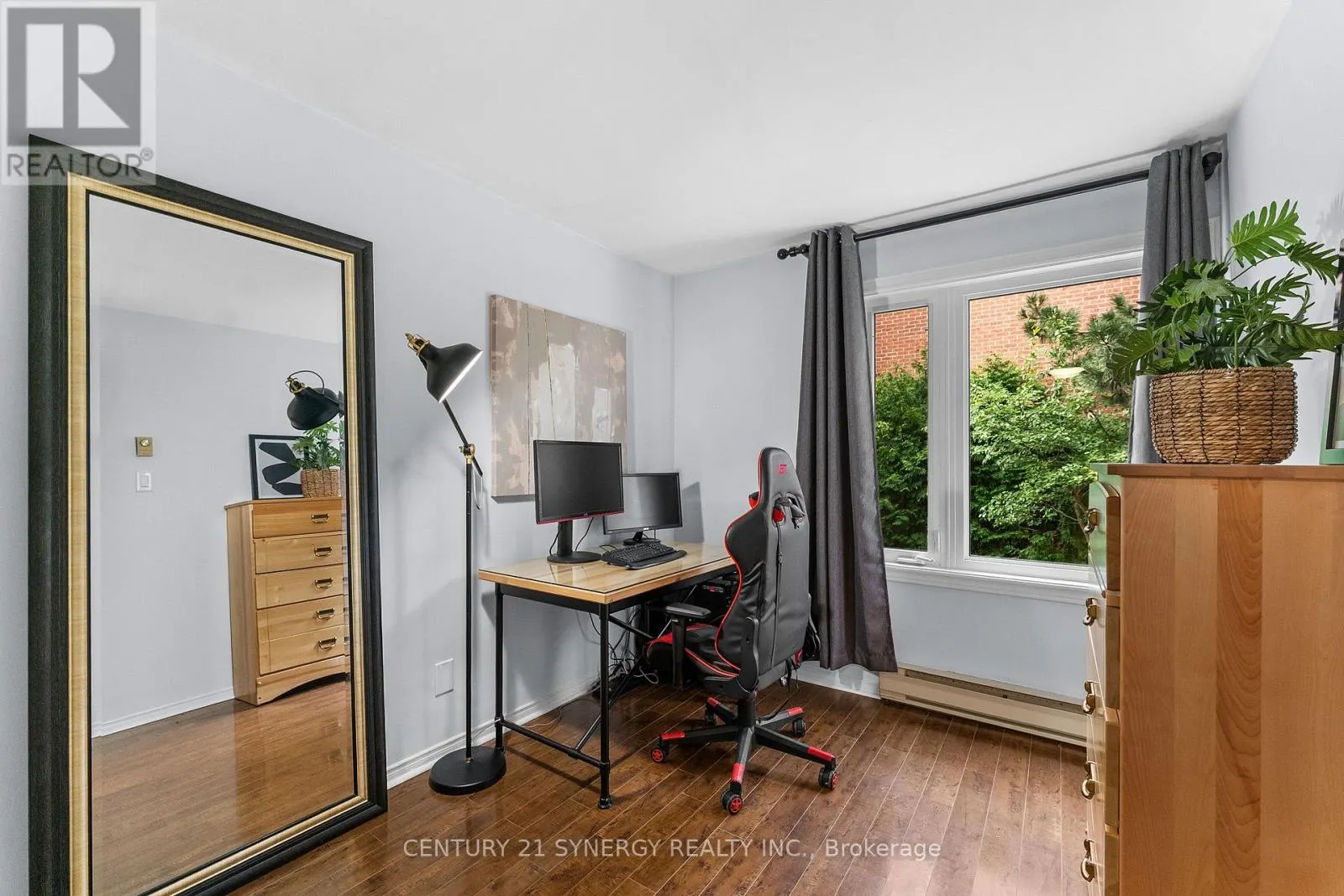 5 - 2 COLUMBUS AVENUE