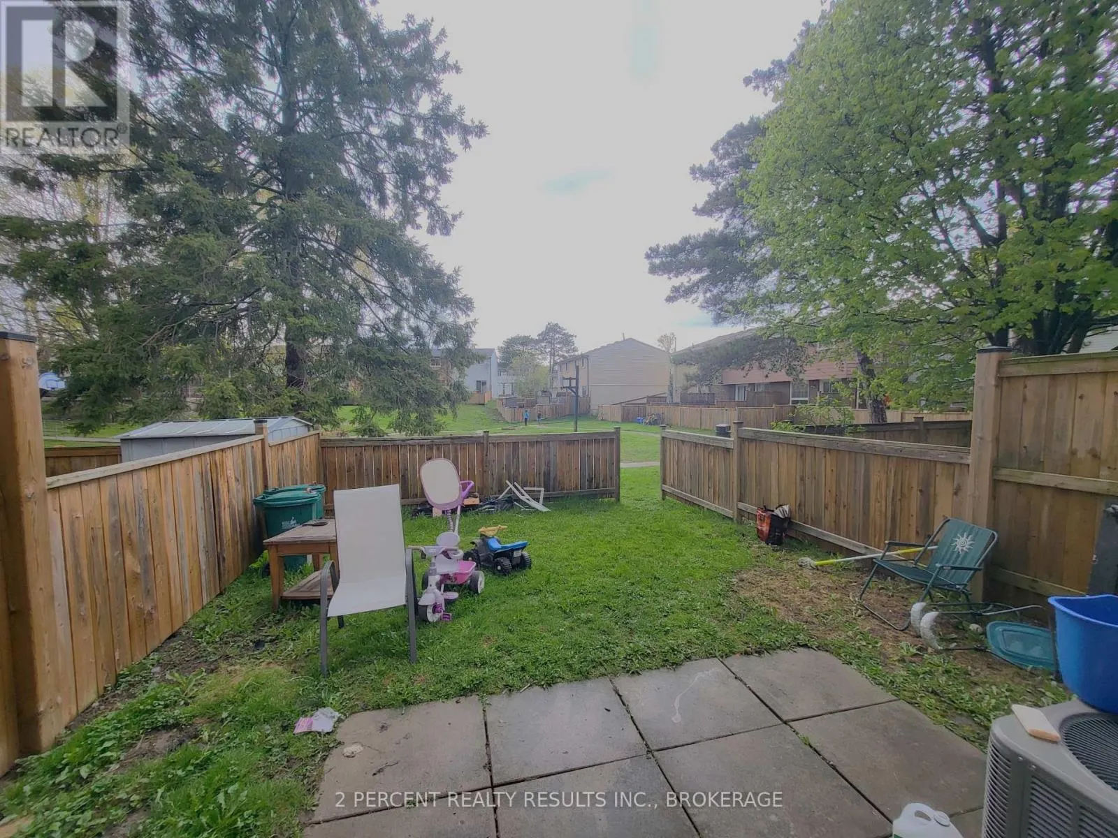 928 OAKVIEW AVENUE