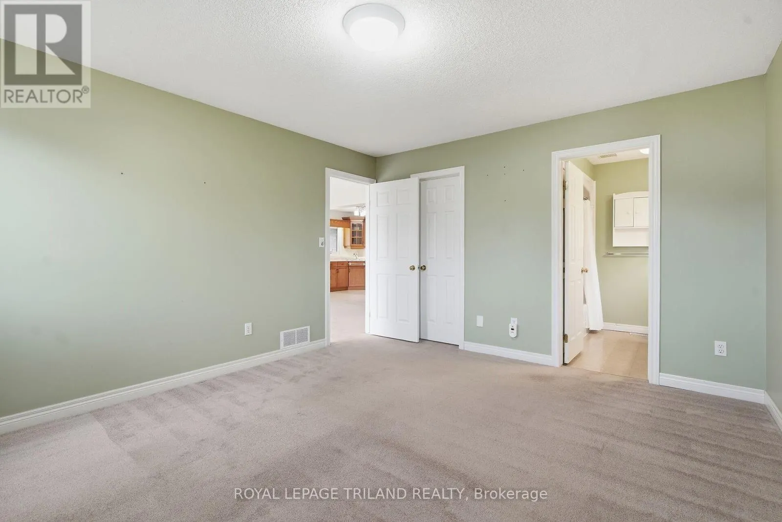 10 - 20 WINDEMERE PLACE #10