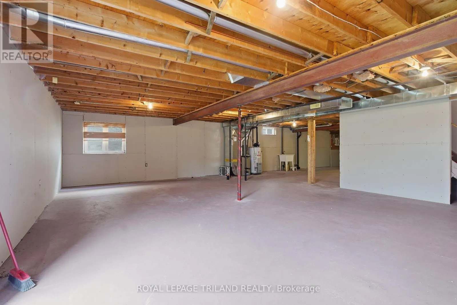 10 - 20 WINDEMERE PLACE #10