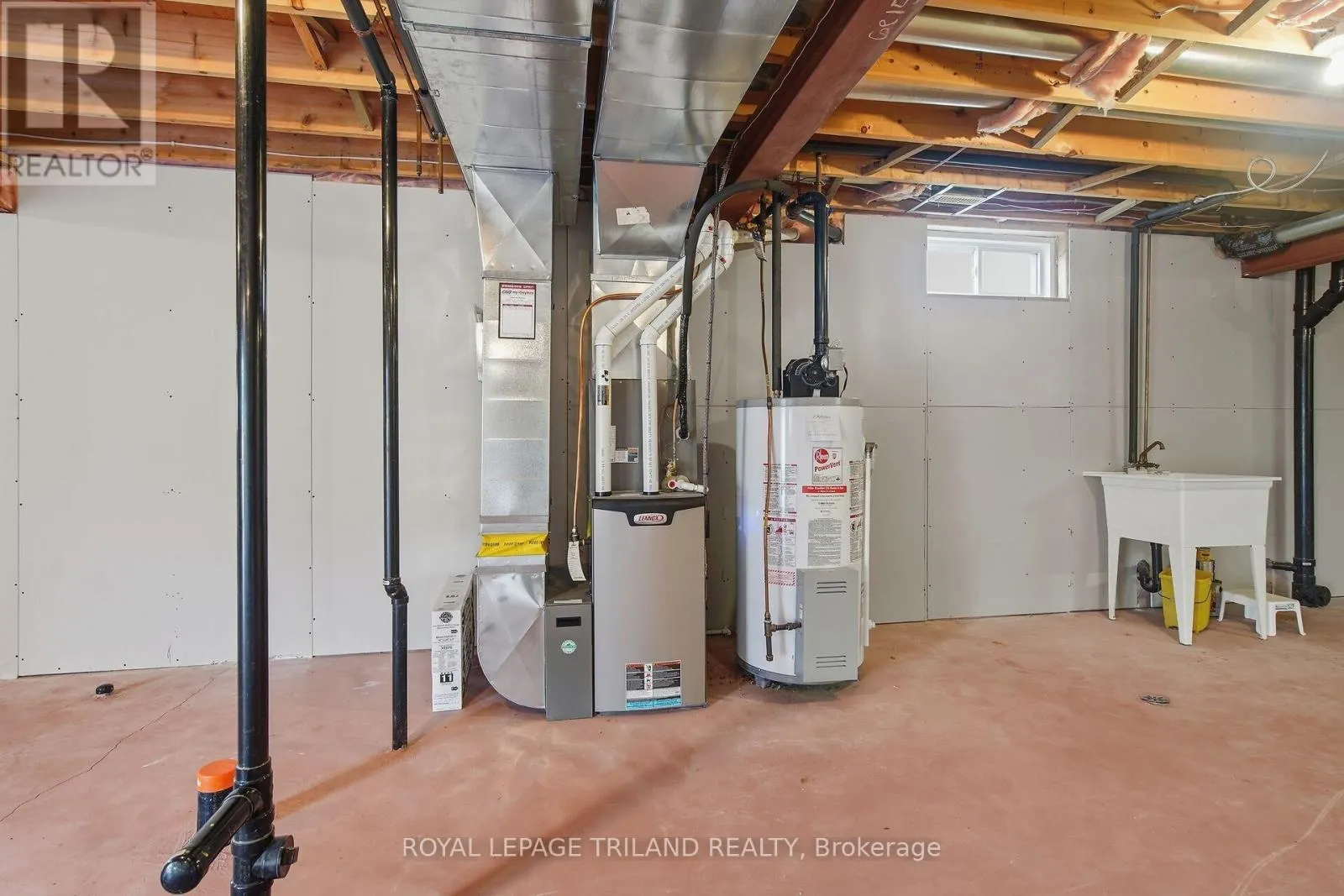 10 - 20 WINDEMERE PLACE #10