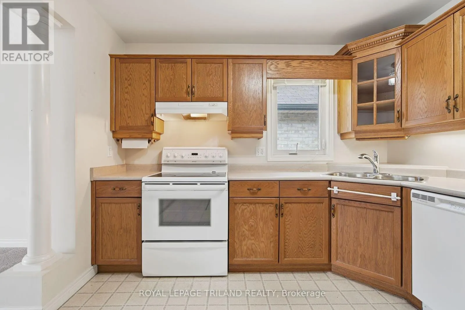 10 - 20 WINDEMERE PLACE #10