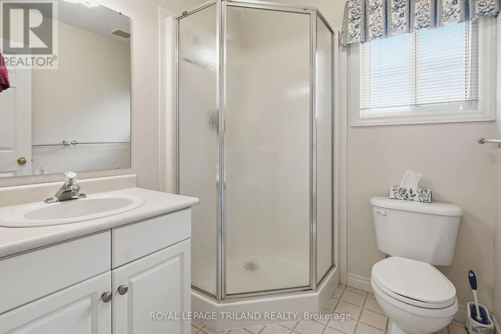 10 - 20 WINDEMERE PLACE #10