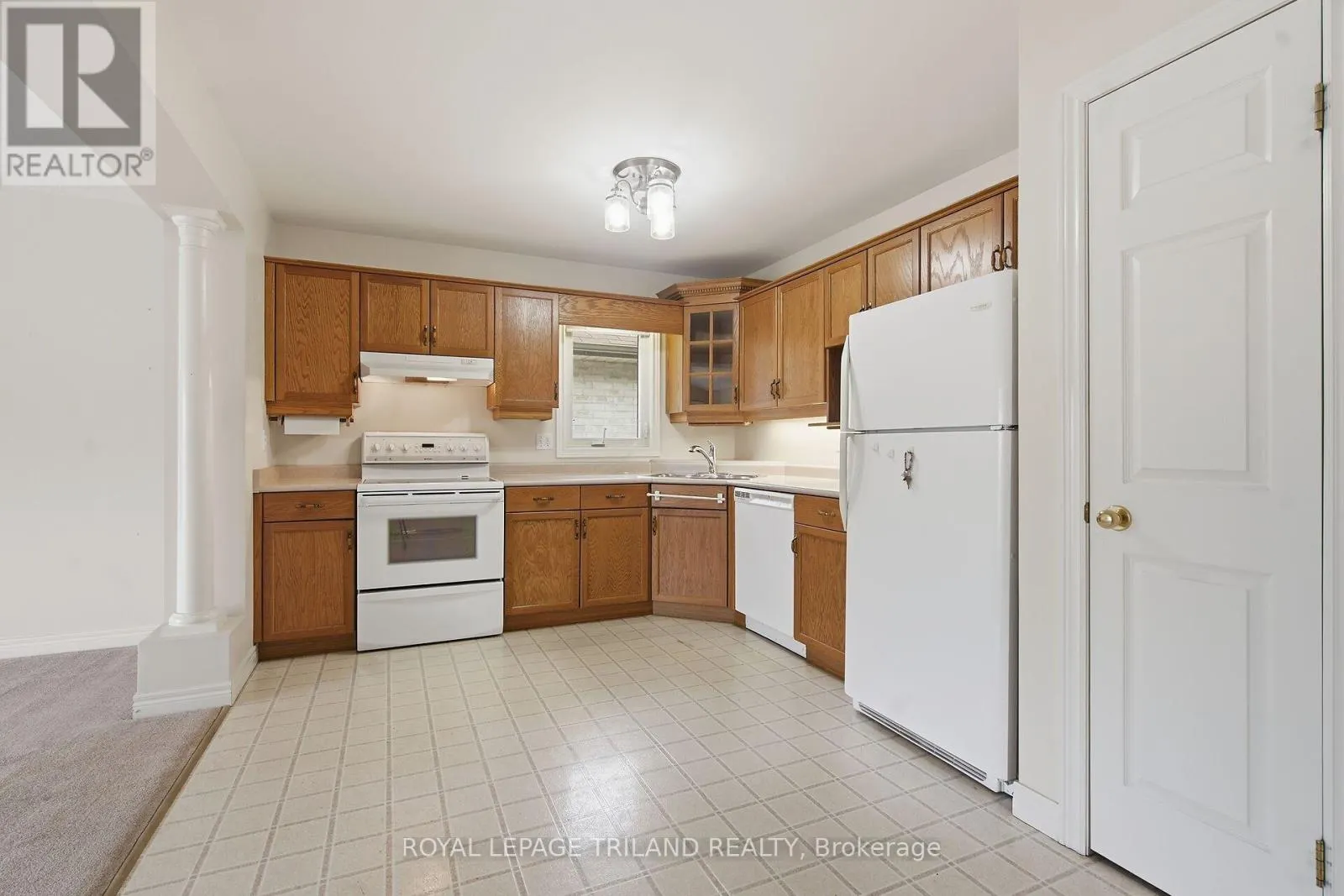 10 - 20 WINDEMERE PLACE #10