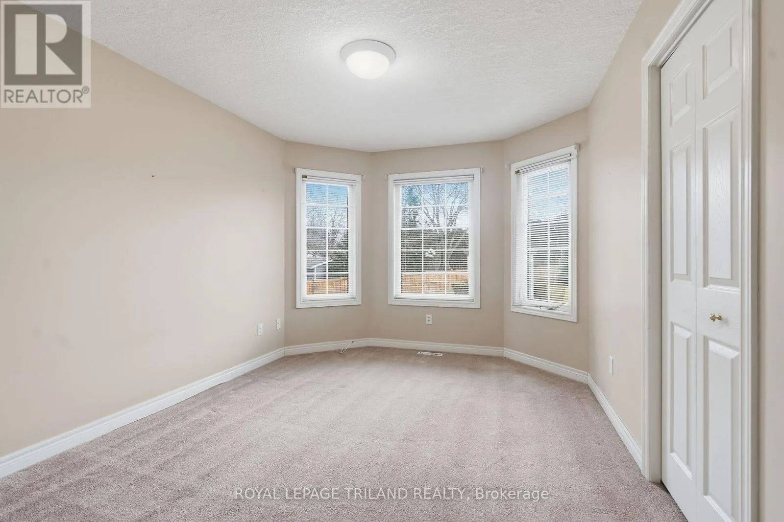 10 - 20 WINDEMERE PLACE #10