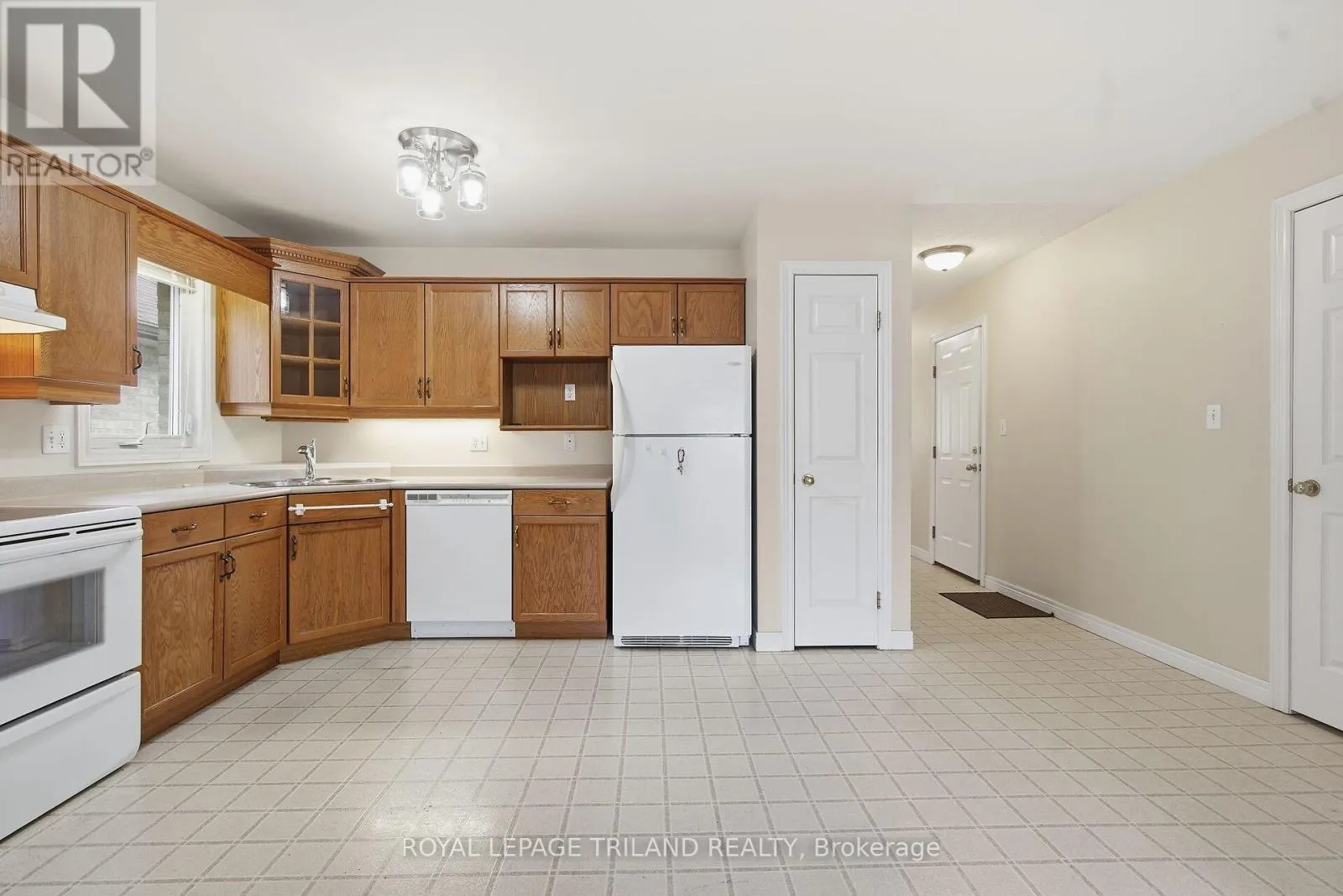 10 - 20 WINDEMERE PLACE #10