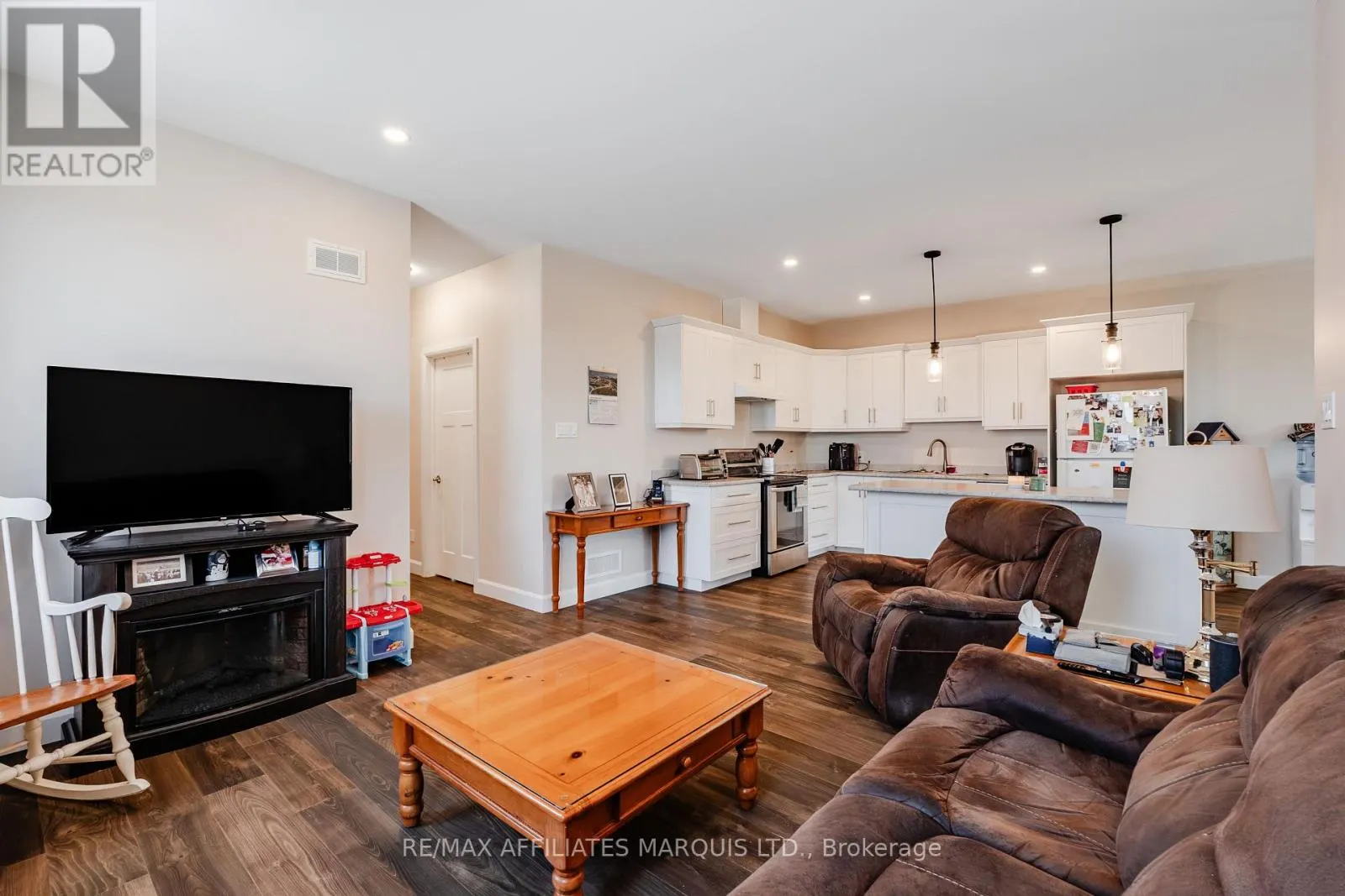 2389 WATSON CRESCENT